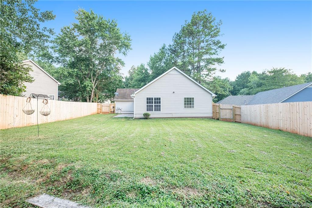 710 Foxborough Road Charlotte, NC 28213 - Photo 16 of 17 a view of a backyard with a garden
