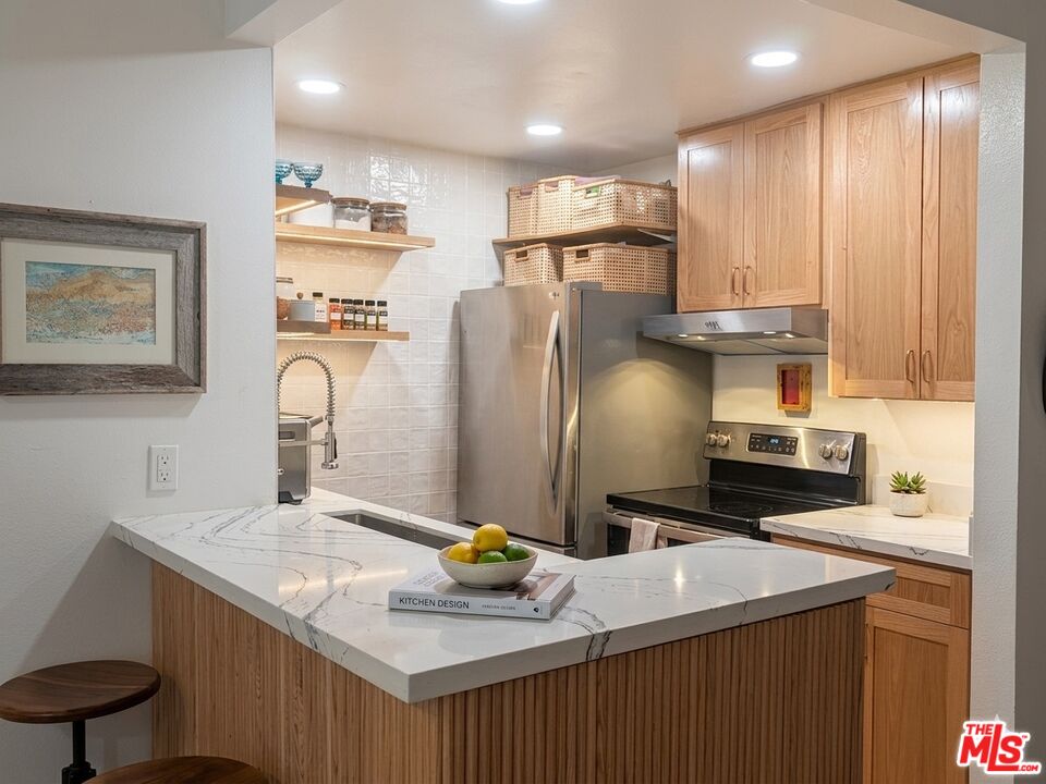 7765 West 91st Street, Unit F Playa del Rey, CA 90293 - Photo 7 of 21