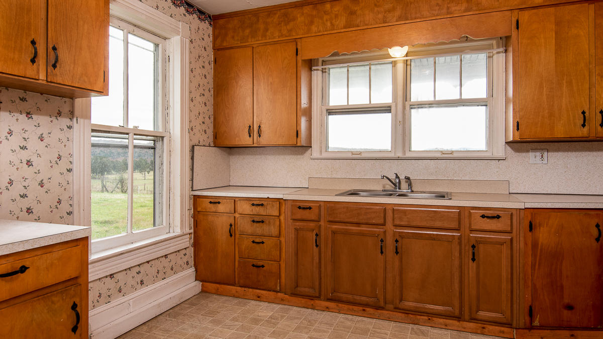 2422 Poor Farm Road Fincastle, VA 24090 - Photo 27 of 61 Kitchen