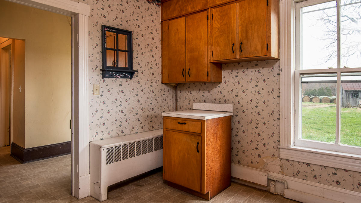 2422 Poor Farm Road Fincastle, VA 24090 - Photo 28 of 61 Kitchen