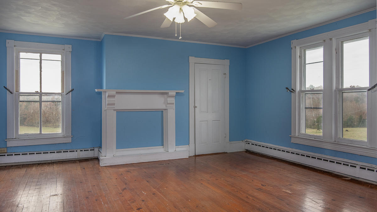 2422 Poor Farm Road Fincastle, VA 24090 - Photo 38 of 61 Bedroom