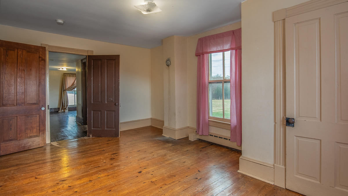 2422 Poor Farm Road Fincastle, VA 24090 - Photo 41 of 61 Bedroom