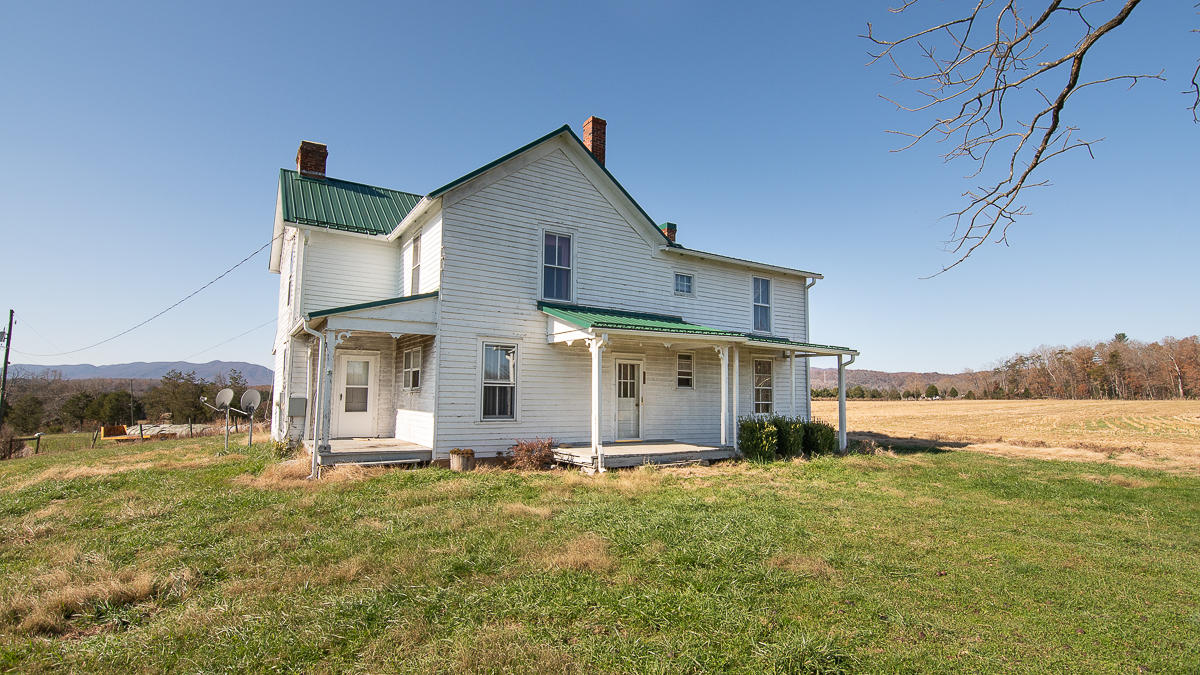2422 Poor Farm Road Fincastle, VA 24090 - Photo 6 of 61 Original 1903 Farmhouse