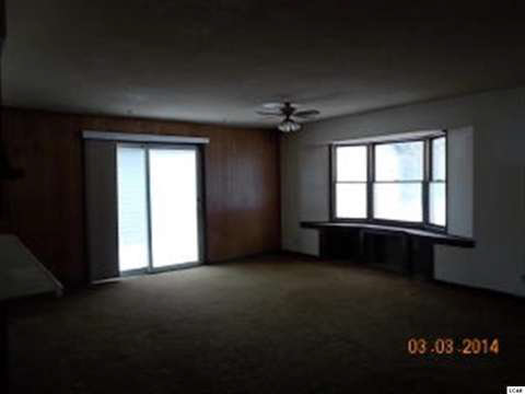 20398584-2.JPG