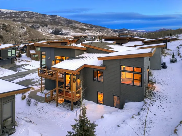 a picture of a black and white photo