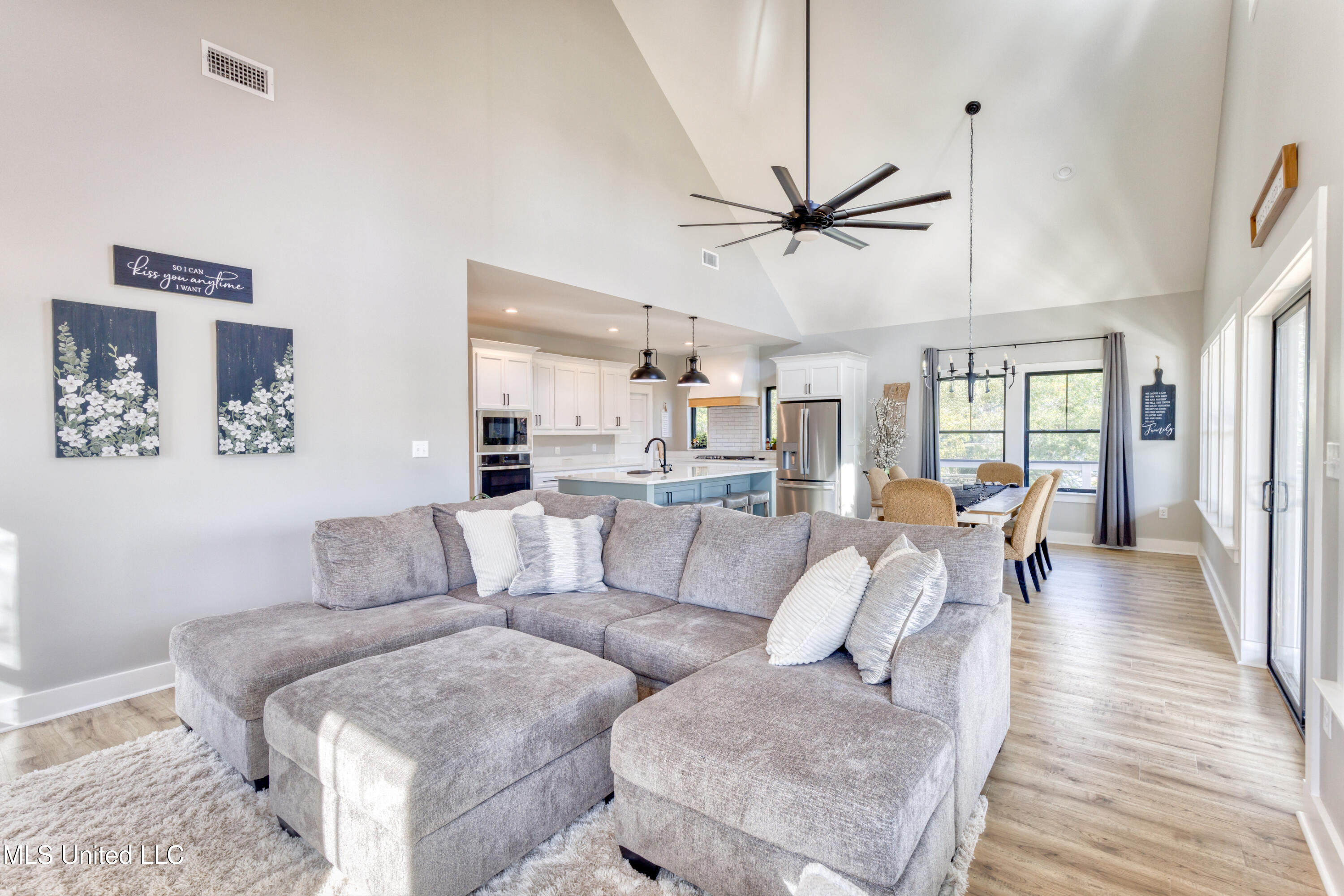 4441 Audubon Trail Biloxi, MS 39532 - Photo 6 of 43 4441AudubonTrail-31