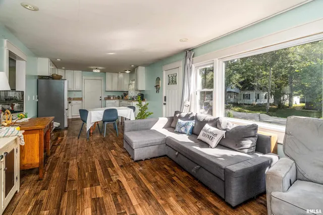 $110,000 | 620 North Almond Street, Carbondale, IL 62901