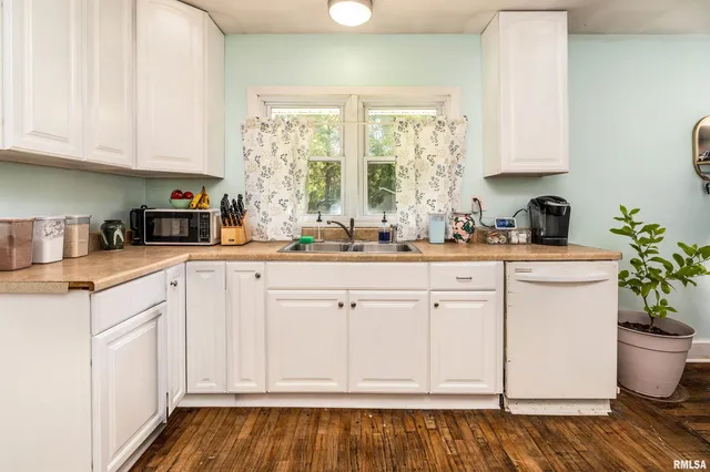 $110,000 | 620 North Almond Street, Carbondale, IL 62901