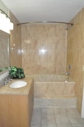 $169,900 | 10 Crossings Circle, Unit A, Boynton Beach, FL 33435