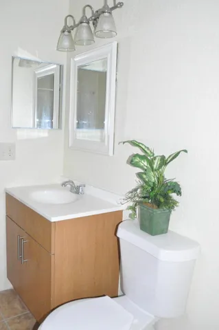 $169,900 | 10 Crossings Circle, Unit A, Boynton Beach, FL 33435