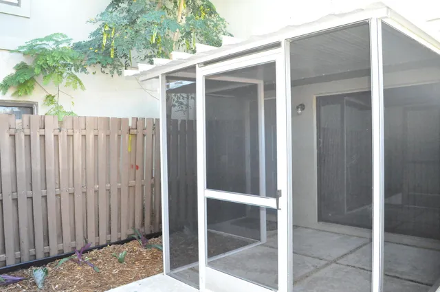 $169,900 | 10 Crossings Circle, Unit A, Boynton Beach, FL 33435