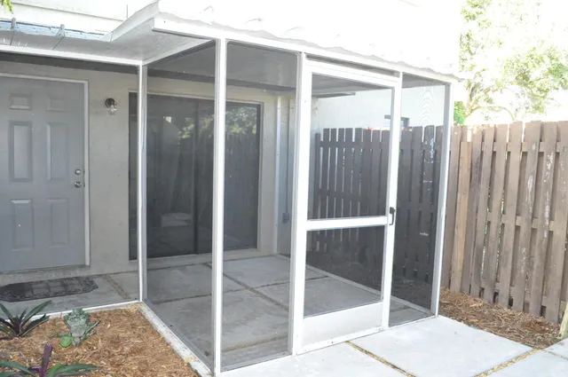 $169,900 | 10 Crossings Circle, Unit A, Boynton Beach, FL 33435