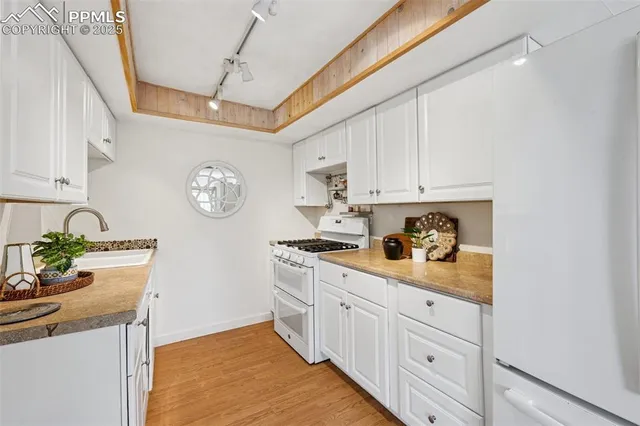 $579,000 | 191 Shady Lane, Palmer Lake, CO 80133