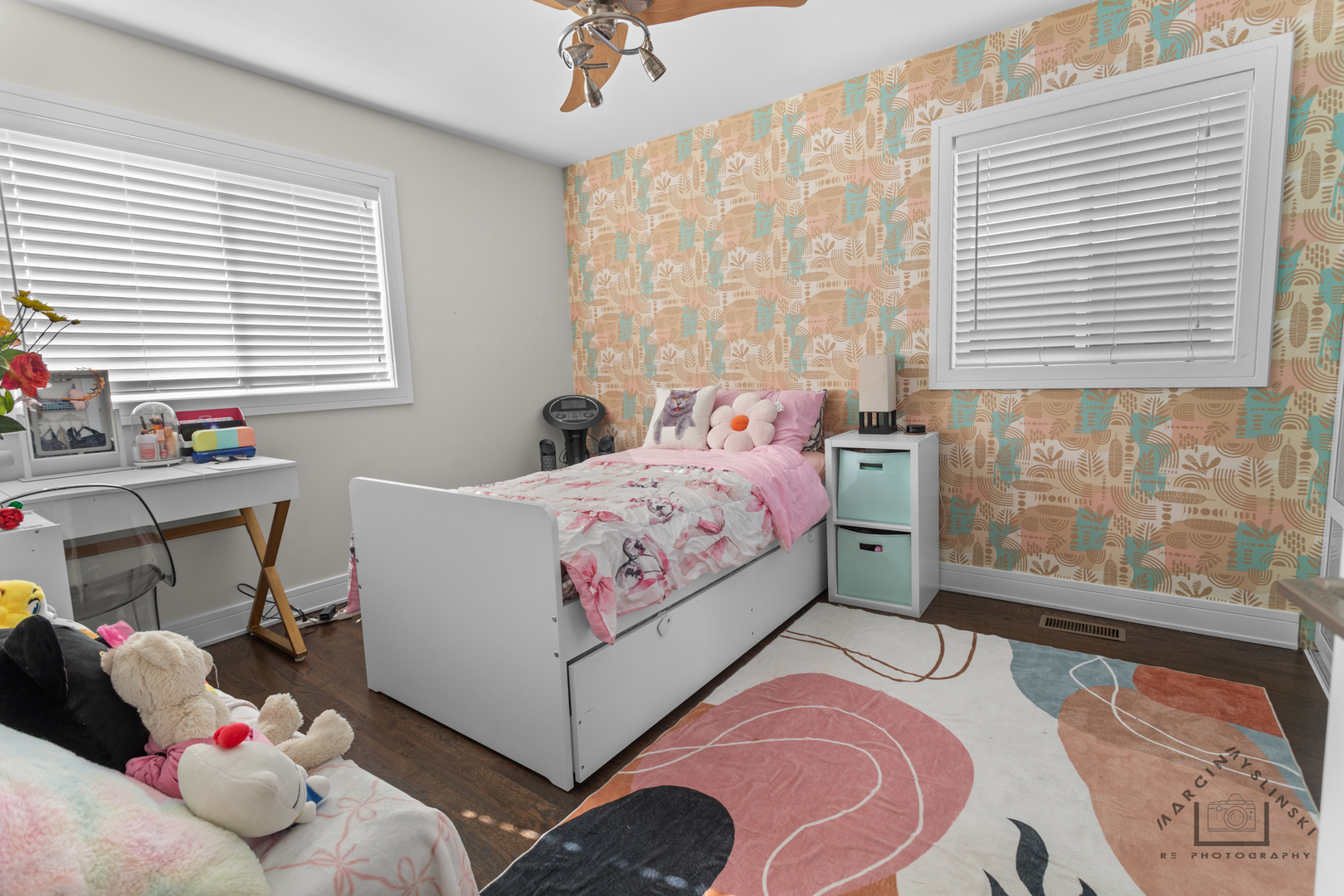 575 Olive Street Hoffman Estates, IL 60169 - Photo 17 of 26 a bedroom with a bed and a window