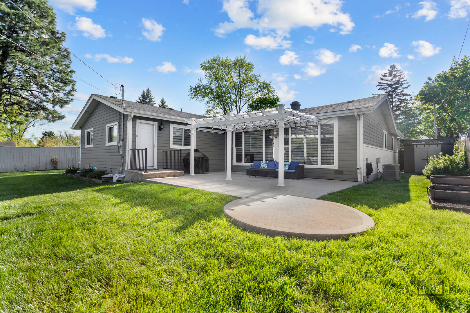 575 Olive Street Hoffman Estates, IL 60169 - Photo 2 of 26 a front view of a house with a yard