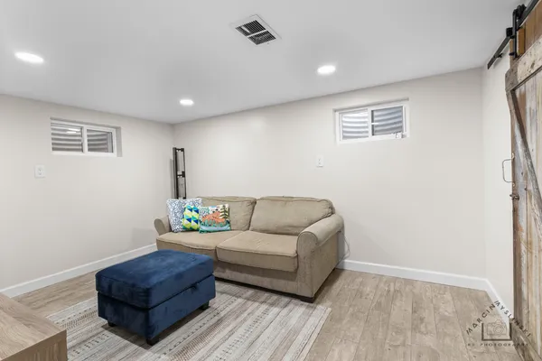 $484,900 | 575 Olive Street, Hoffman Estates, IL 60169
