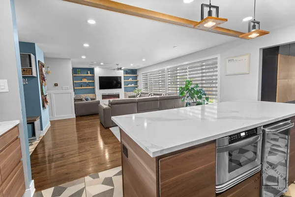 $484,900 | 575 Olive Street, Hoffman Estates, IL 60169