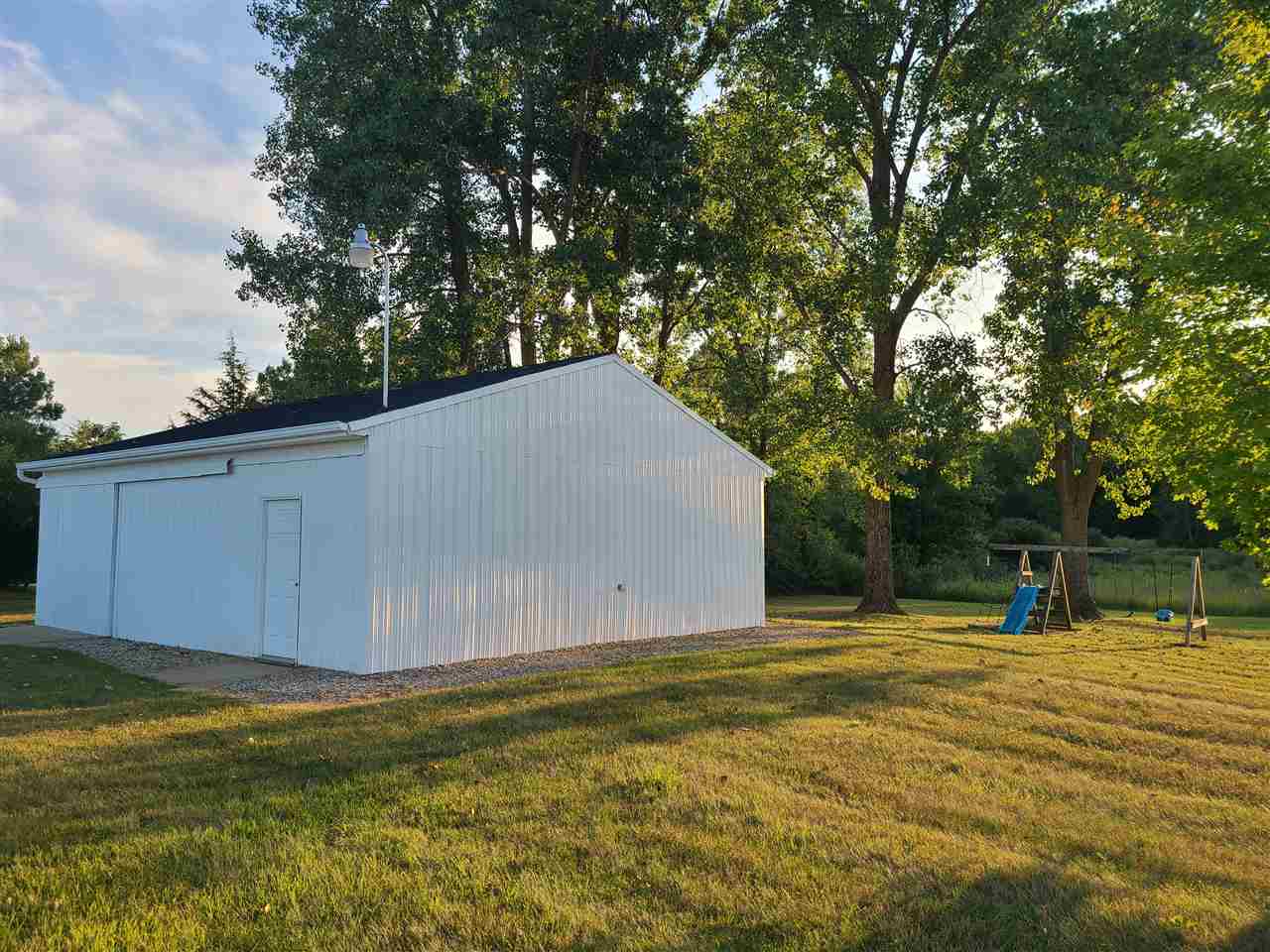 5568 South State Road Durand, MI 48429 - Photo 9 of 29 50022460-8.JPG