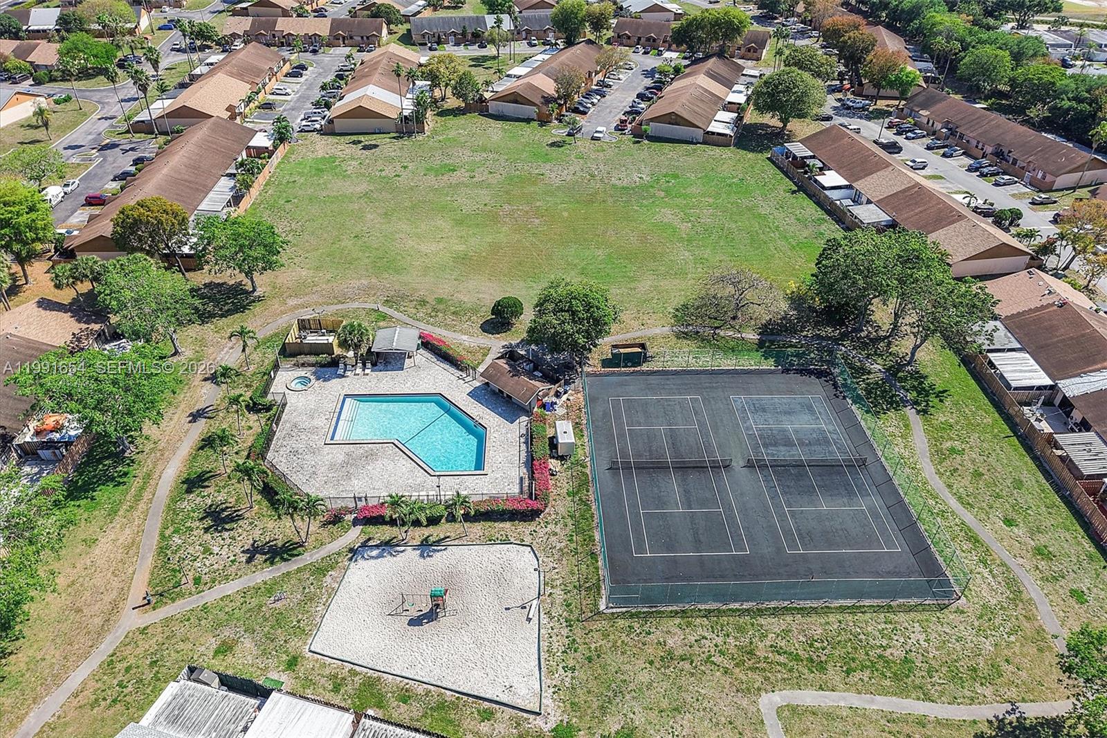 6723 Northwest 188th Terrace Hialeah, FL 33015 - Photo 27 of 29