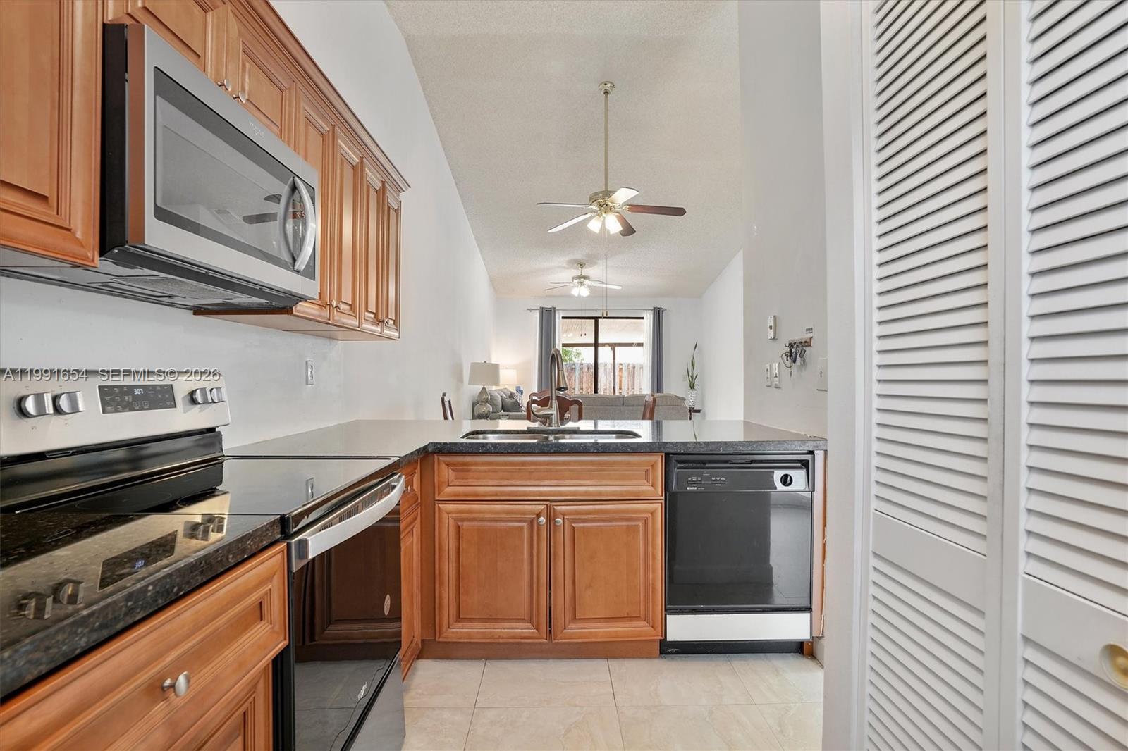 6723 Northwest 188th Terrace Hialeah, FL 33015 - Photo 9 of 29