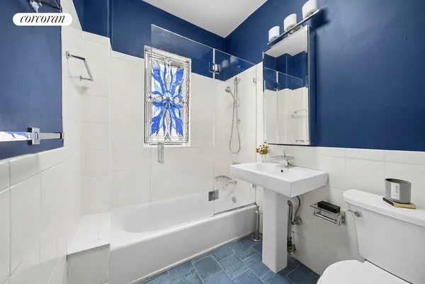 $700,000 | 880 West 181st Street, Unit 4E | Hudson Heights