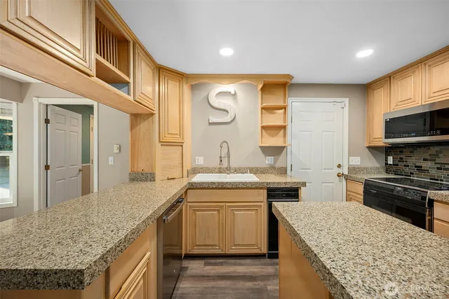 $650,000 | 34502 98th Avenue South, Roy, WA 98580