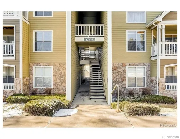 $2,300 | 6005 Castlegate Drive West, Unit B24, Castle Rock, CO 80108