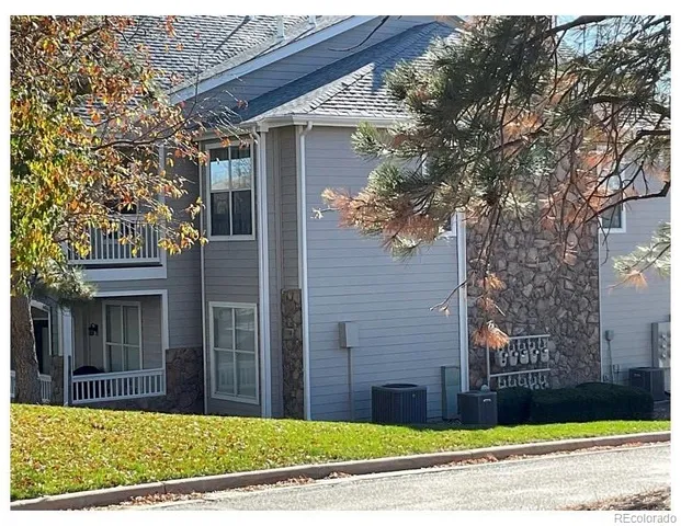 a close view of sink and tap
