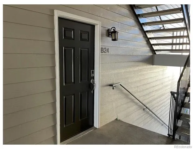 $2,300 | 6005 Castlegate Drive West, Unit B24, Castle Rock, CO 80108