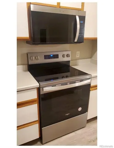 $2,300 | 6005 Castlegate Drive West, Unit B24, Castle Rock, CO 80108