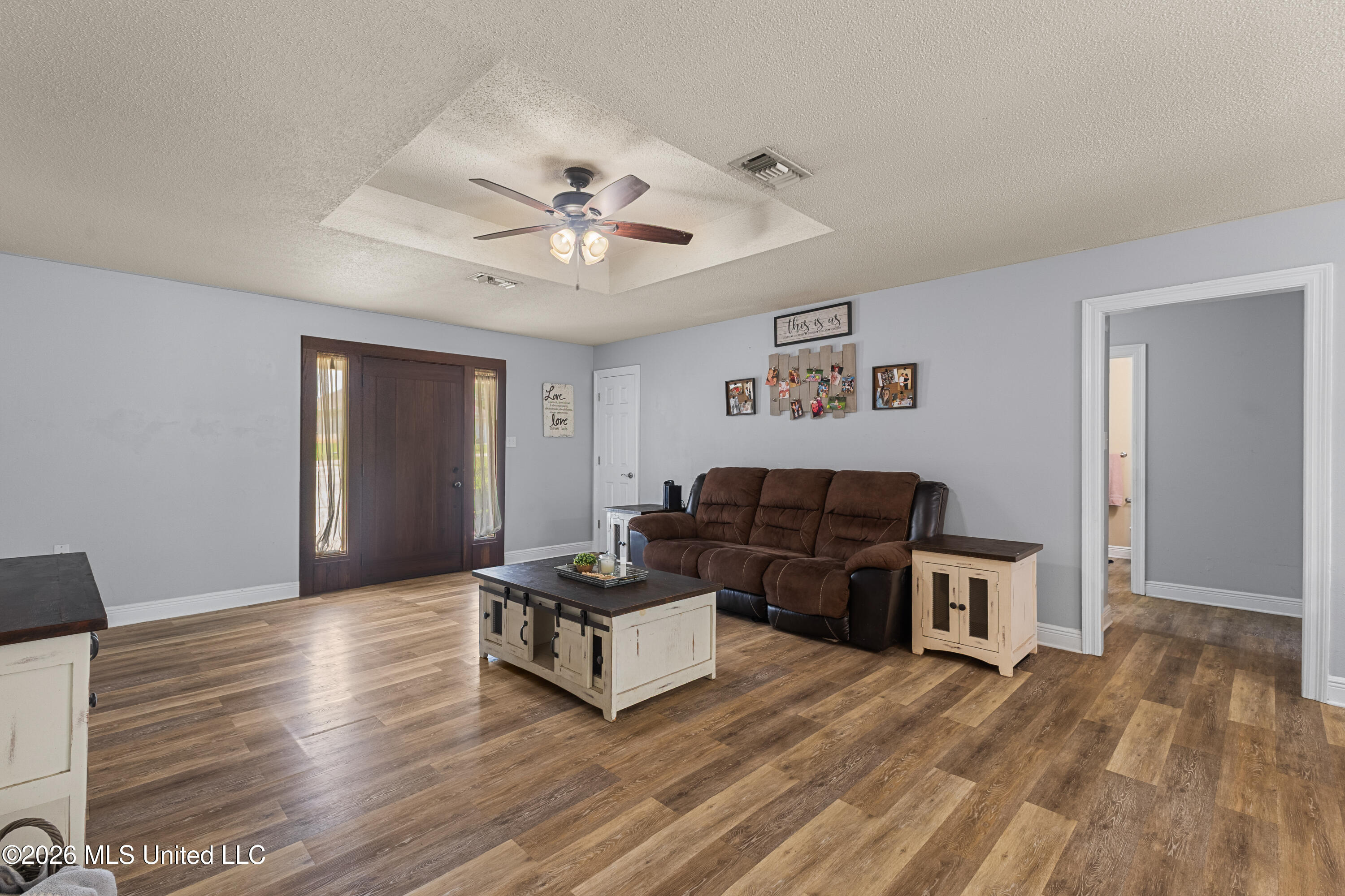 301 Ridgeview Drive Carriere, MS 39426 - Photo 8 of 42 Living Room