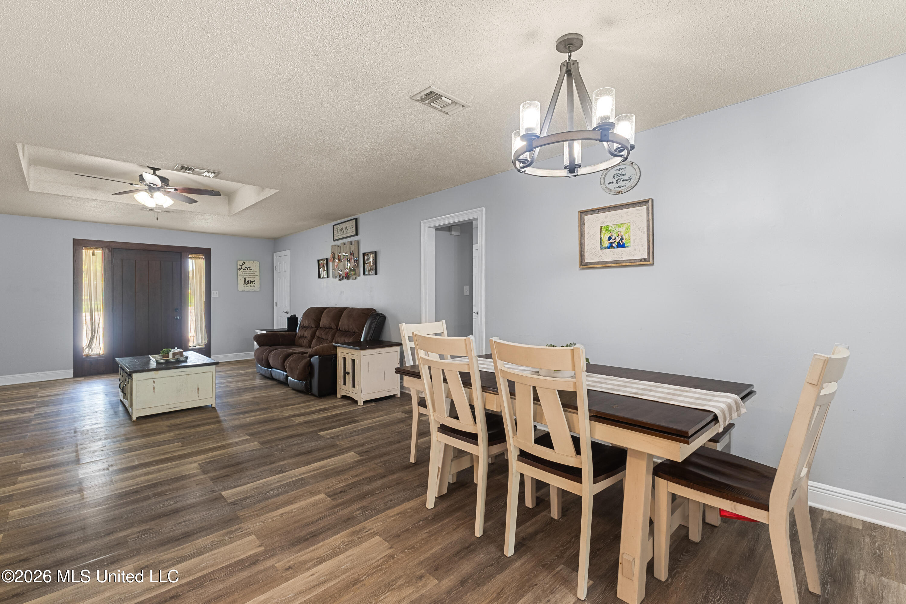 301 Ridgeview Drive Carriere, MS 39426 - Photo 10 of 42 Living/Dining