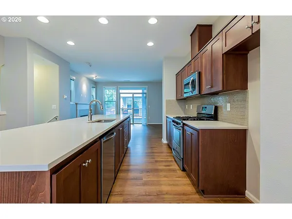 $400,000 | 7953 North E Heiser Street, Hillsboro, OR 97006