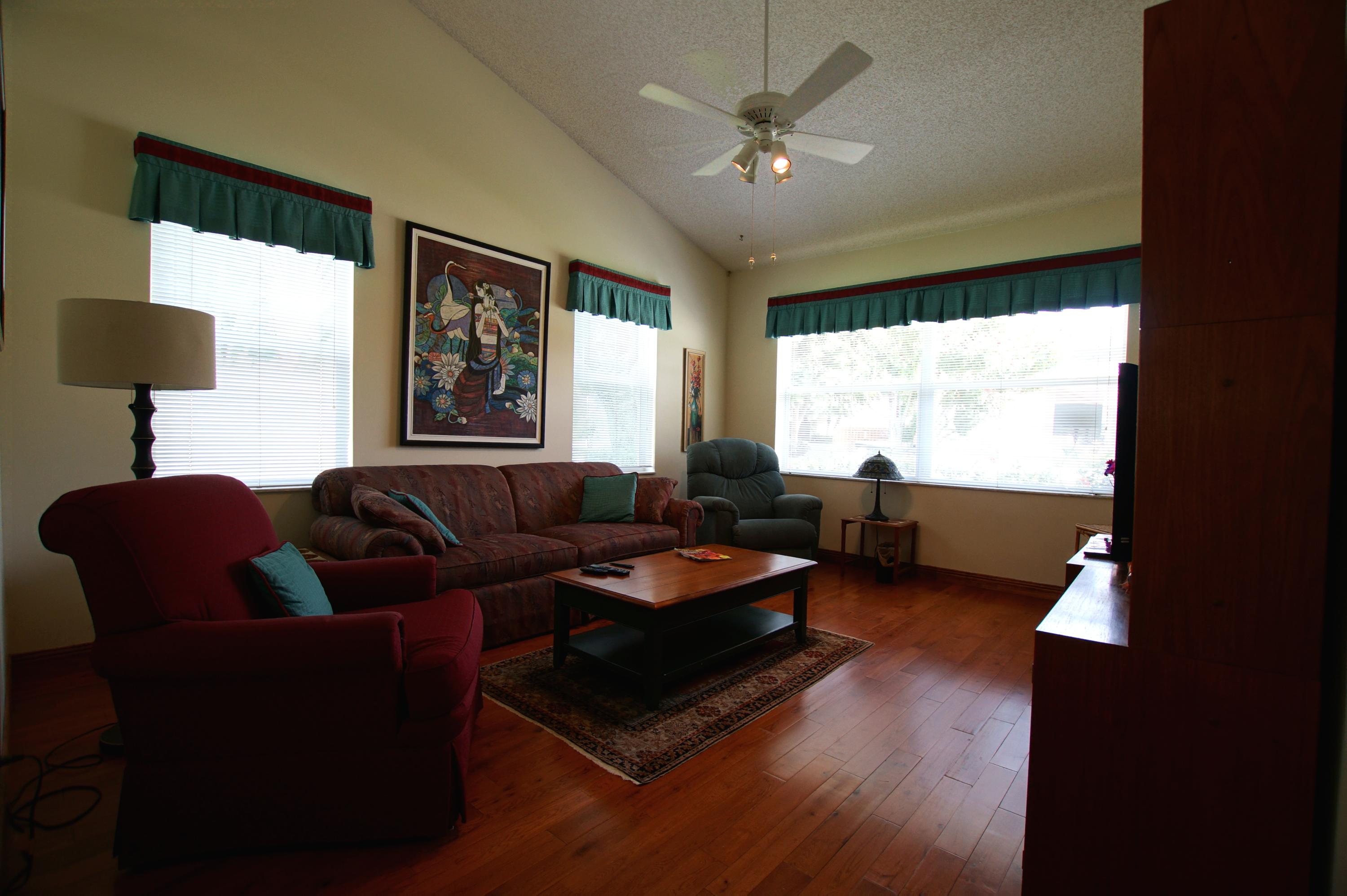 1323 Southwest 3rd Street Boca Raton, FL 33486 - Photo 3 of 27 Den/TV Room