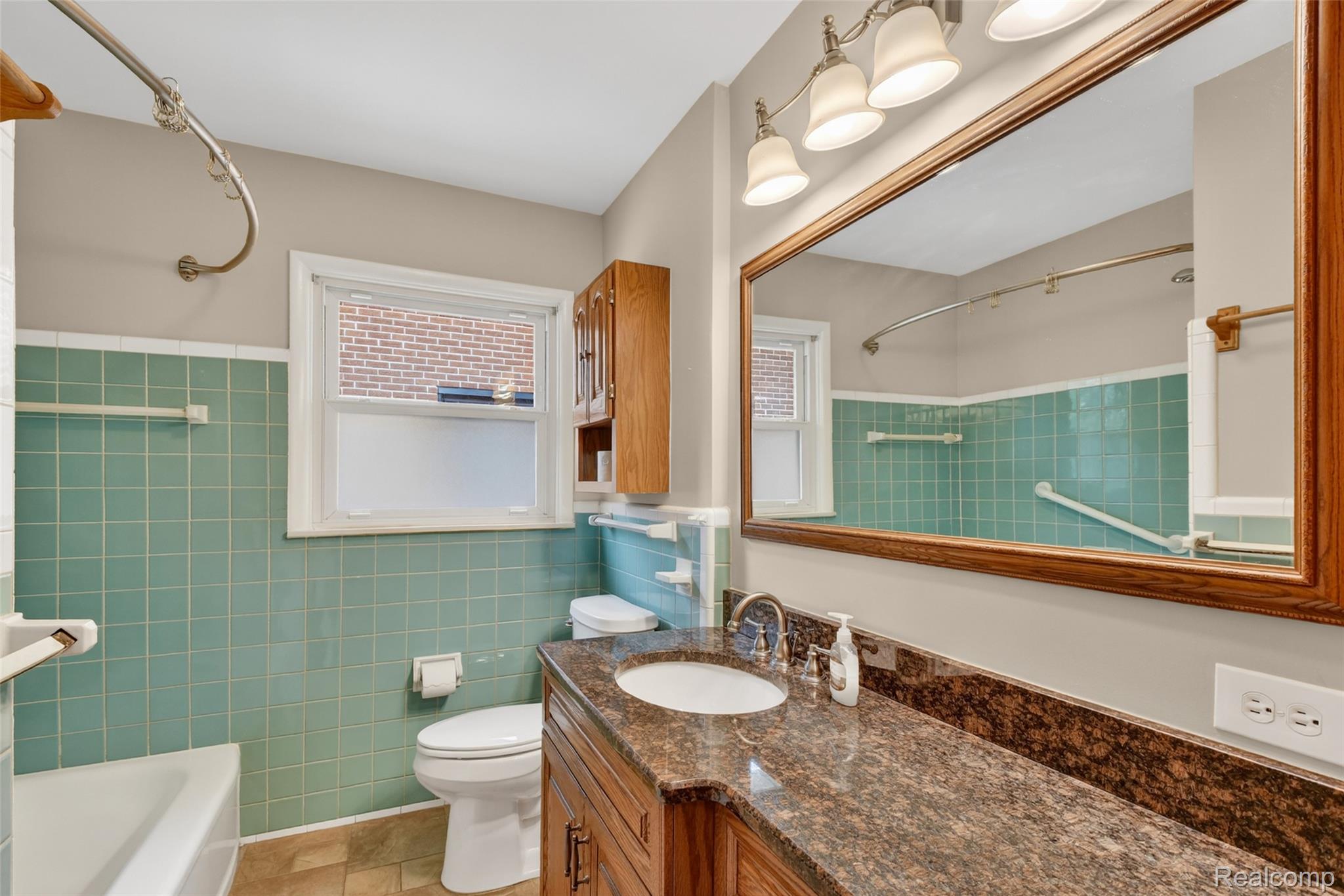 2400 Derby Road Birmingham, MI 48009 - Photo 18 of 38 22-2400-Derby-Rd-WindowStill-Real-Estate-Photography-6.jpg
