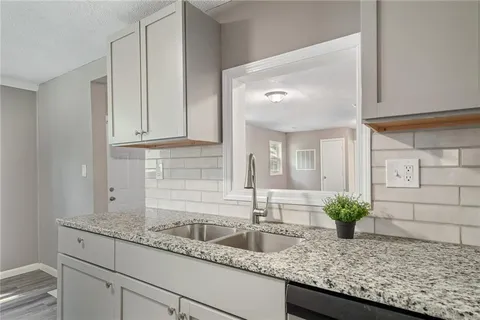 $250,000 | 307 Northwest 63 Terrace, Kansas City, MO 64118