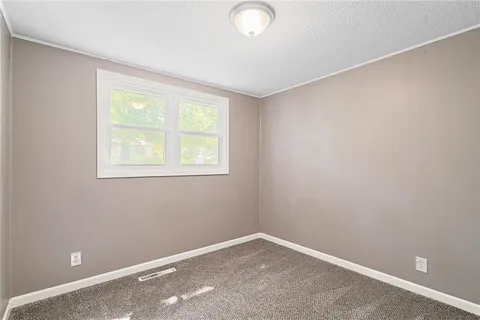 $250,000 | 307 Northwest 63 Terrace, Kansas City, MO 64118