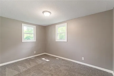 $250,000 | 307 Northwest 63 Terrace, Kansas City, MO 64118