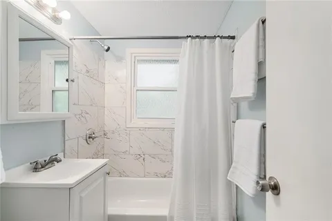 $250,000 | 307 Northwest 63 Terrace, Kansas City, MO 64118