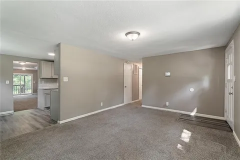 $250,000 | 307 Northwest 63 Terrace, Kansas City, MO 64118