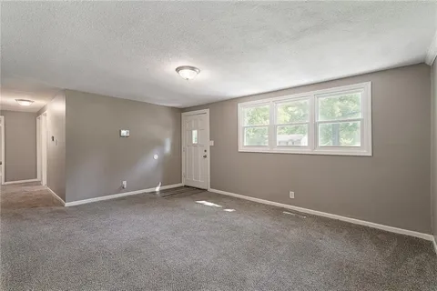 $250,000 | 307 Northwest 63 Terrace, Kansas City, MO 64118