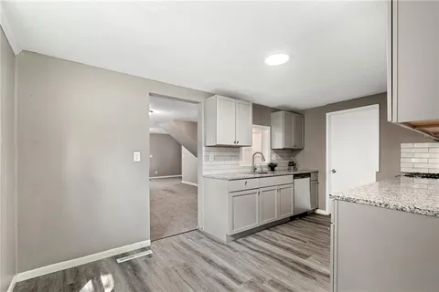 $250,000 | 307 Northwest 63 Terrace, Kansas City, MO 64118