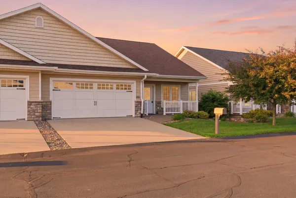 $269,900 | 1321 Barson Place, Unit 50, Onalaska, WI 54650