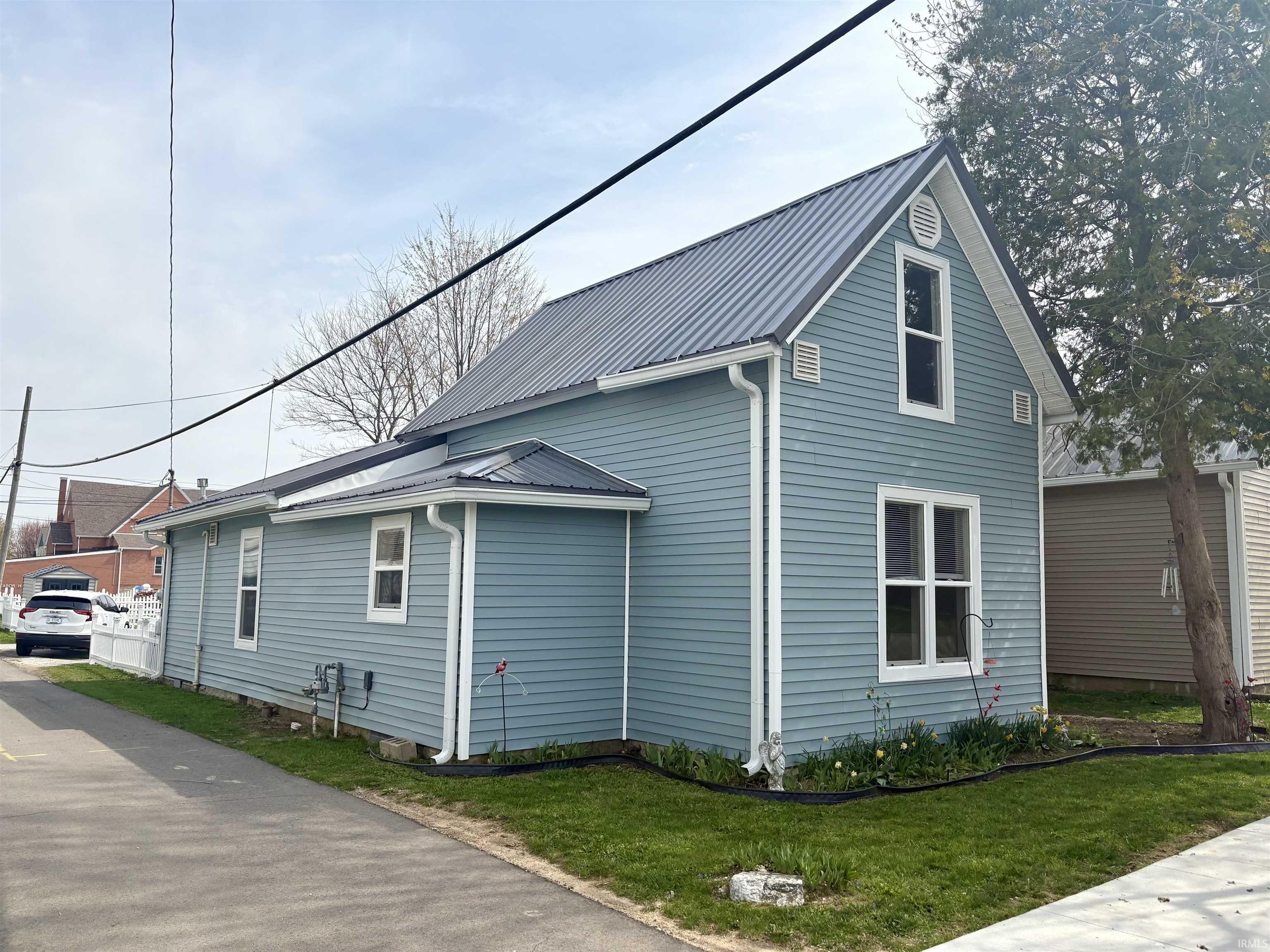 210 West Jay Street Dunkirk, IN 47336 - Photo 2 of 31