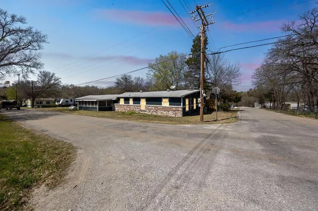 $249,900 | 229 Sherman Drive, Pottsboro, TX 75076