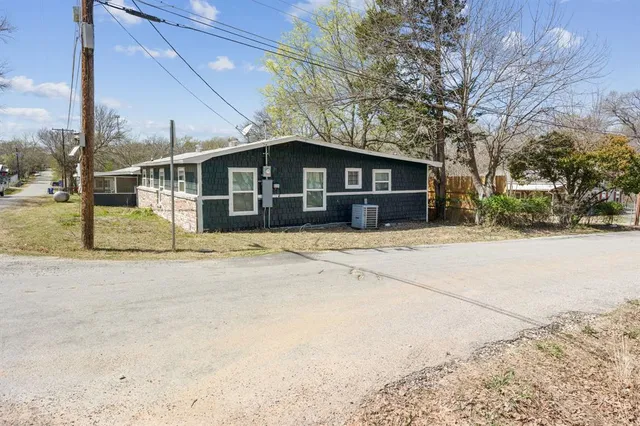 $249,900 | 229 Sherman Drive, Pottsboro, TX 75076