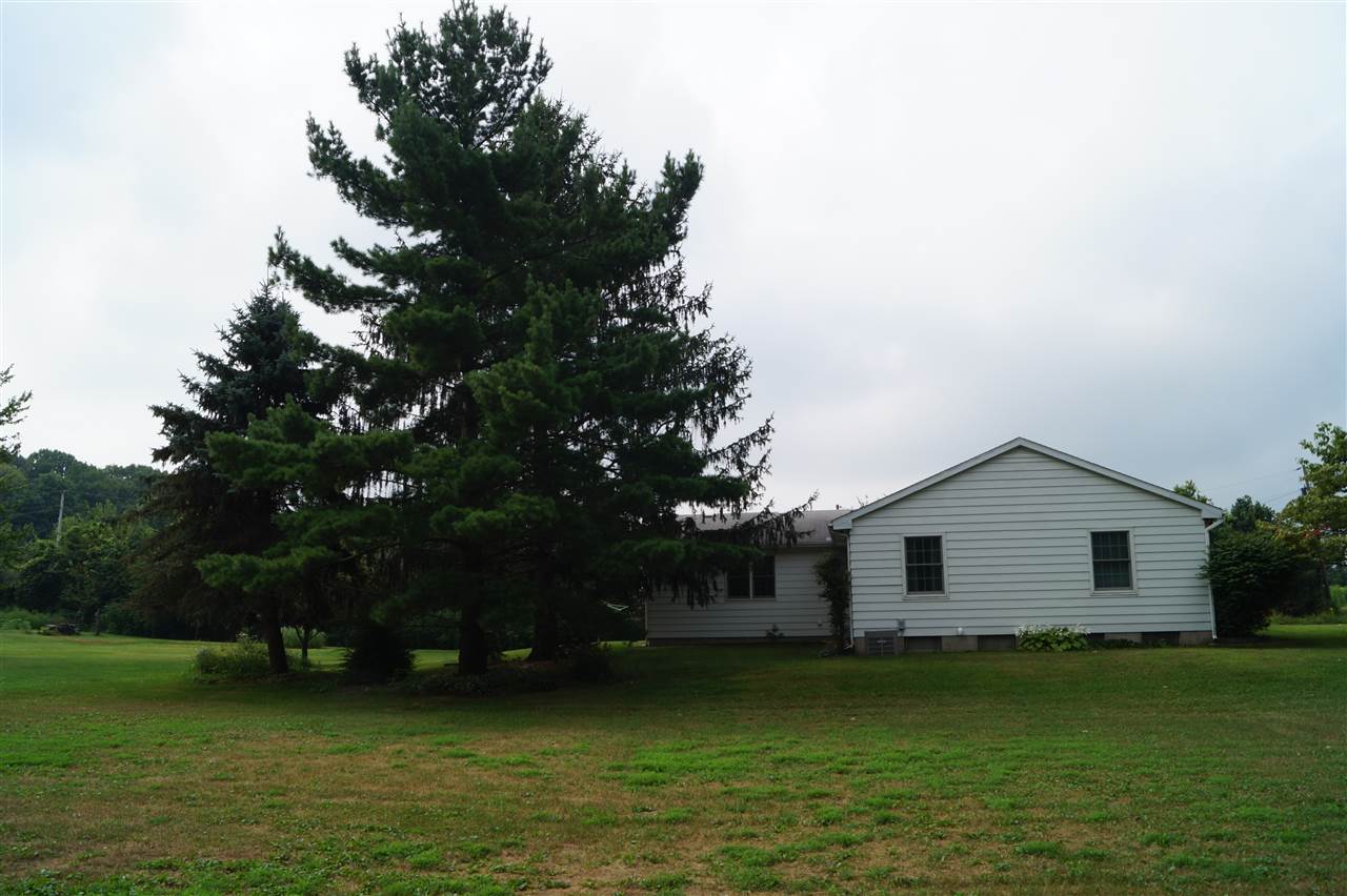 60420 Fir Road Mishawaka, IN 46544 - Photo 9 of 33
