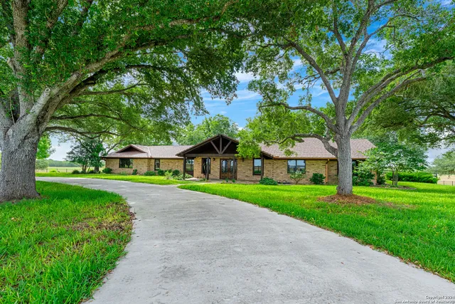 $1,800,000 | 4279 Fm 791, Falls City, TX 78113