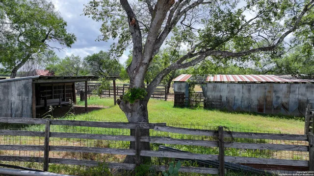 $1,800,000 | 4279 Fm 791, Falls City, TX 78113