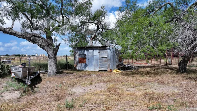 $1,800,000 | 4279 Fm 791, Falls City, TX 78113